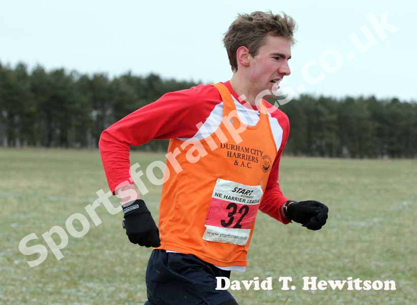 Dan Jenkin (Durham City) on his way to the fastest time in the senior mens NEHL, Prudhoe.